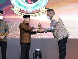 Pemprov PB Menerima Penghargaan UHC Award 2023 BPJS Kesehatan Dari Pemerintah Pusat