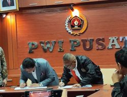 PWI Bersama DKPP Melakukan MoU Tentang Sosialisasi, Publikasi, Edukasi Dan Diseminasi KEPP.