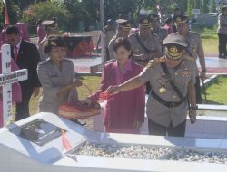 Polda Papua Barat Gelar Upacara Tabur Bunga Jelang Hari Bhayangkara Ke-77