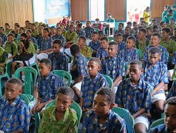 100 Lebih Siswa SMP YPK Aitumieri Mendapatkan Imunisasi TD WUS, TTD, Skrining Kesehatan Jiwa, Skrining TBC