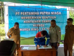 Pertamina Patra Niaga Regional Papua Maluku Serahkan Bantuan Kontainer Sampah untuk Meningkatkan Kebersihan Lingkungan