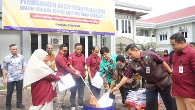 Kanwil Kemenkumham Papua Barat Gelar Pemusnahan Arsip Fasilitatif untuk Tertib Administrasi