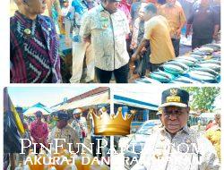 Pj Gubernur Papua Barat Lakukan Sidak di Pasar Wosi untuk Kendalikan Harga dan Stok Bahan Pokok