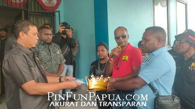 Aksi Demo Damai Ormas di Kantor DPR Papua Barat Tuntut Pengangkatan Honorer Menjadi PNS