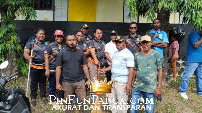 MRPB Gelar Kerja Bakti di GOR Sanggeng Sambut Pejabat Gubernur Papua Barat