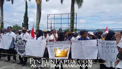 Aliansi Honorer Non-Database Gelar Aksi di DPRD Fakfak, Tuntut Kejelasan Status Kepegawaian