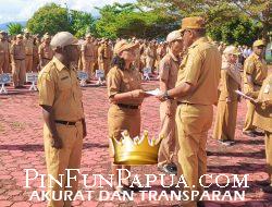 Sebanyak 319 ASN Pemprov Papua Barat Naik Pangkat, Wagub Lakotani Serahkan SK Secara Simbolis