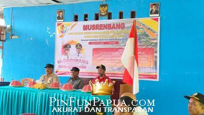 Wabup Fakfak Tegaskan Pentingnya Efisiensi dan Fokus pada Kesehatan-Pendidikan di Musrenbang Distrik Teluk Patipi