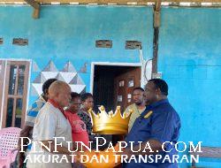 Ketua DPR Papua Barat Kunjungi Keluarga Korban Banjir Bandang di Arfak dan Serahkan Bantuan