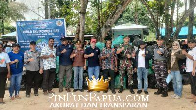 YAAP Gelar Aksi Pungut Sampah di Teluk Manokwari Peringati Hari Lingkungan Hidup Sedunia 2025