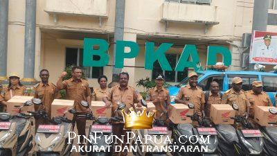 Bupati Hermus Serahkan 164 Unit Sepeda Motor untuk Aparat Kampung di Manokwari
