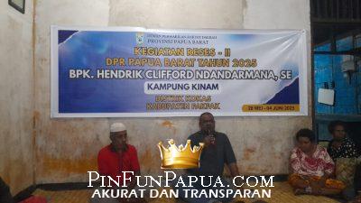 Serap Aspirasi di Kampung Kinam, Anggota DPR Papua Barat Clifford Ndandarmana Ajak Warga Hidup Hemat dan Fokus pada Kebutuhan Dasar