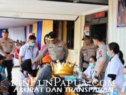 Sambut Hari Bhayangkara ke-79, Kapolda Kalteng Pimpin Bakti Kesehatan dan Serahkan Bansos untuk Petani di Gunung Mas