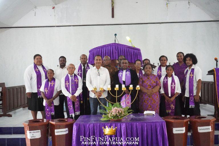Kapolda Papua Barat Pimpin Ibadah Minggu Raya di Gereja Syalom Andai, Perkuat Nilai Spiritual dan Kebersamaan