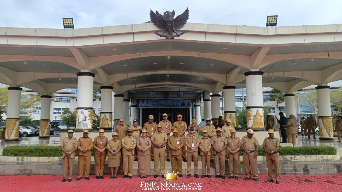 Wagub Papua Barat Instruksikan Evaluasi OPD, Kepala Dinas Terancam Sanksi Jika ASN Absen Apel